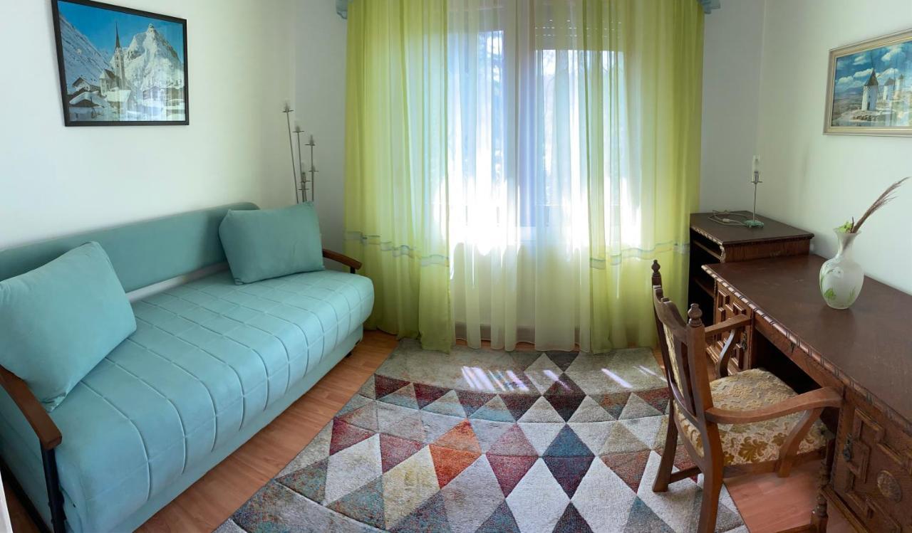 Feher Hattyu Panzio Bed & Breakfast Oroshaza Bagian luar foto